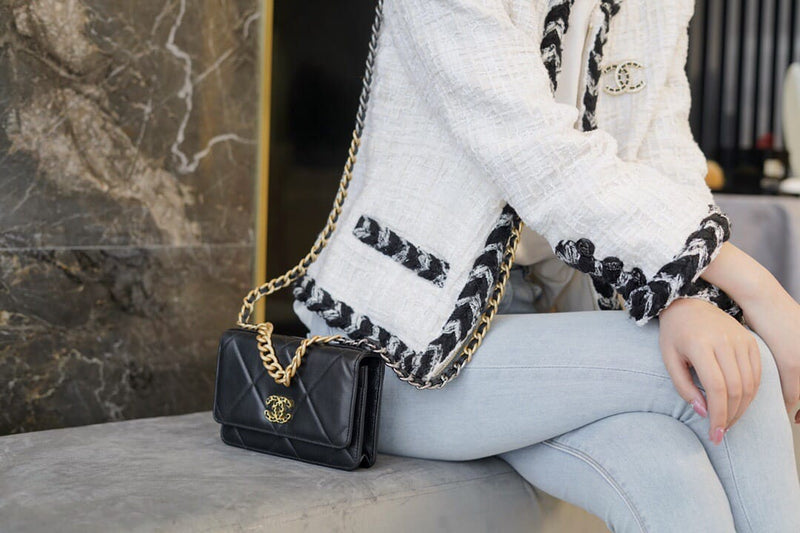 Bolsa CHANEL 19 WOC