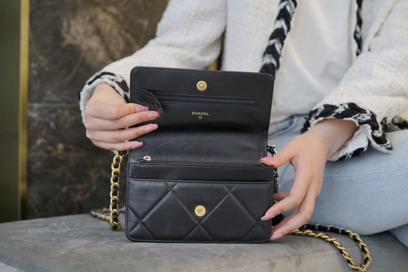 Bolsa CHANEL 19 WOC