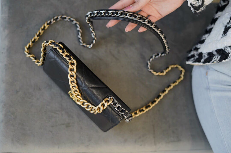 Bolsa CHANEL 19 WOC