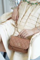 Bolsa CHANEL 22B Mini