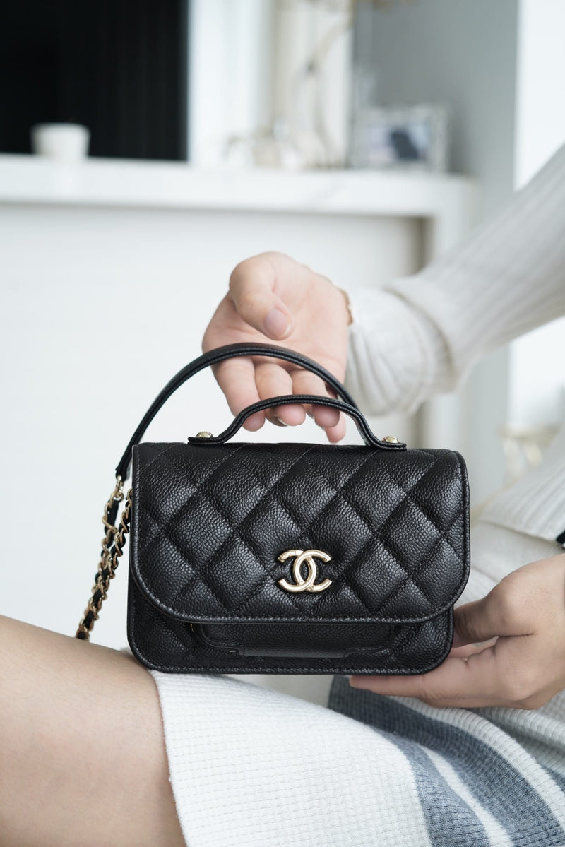 Bolsa CHANEL 22B Mini
