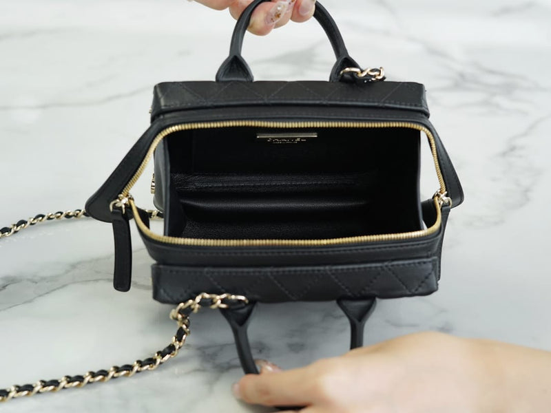 Bolsa CHANEL 22B