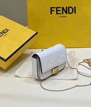 Bolsa FENDI NANO BAGUETTE