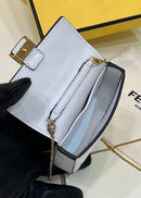 Bolsa FENDI NANO BAGUETTE