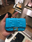Bolsa FENDI NANO BAGUETTE