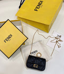 Bolsa FENDI NANO BAGUETTE