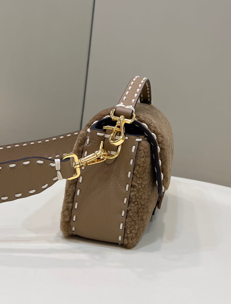 Bolsa FENDI baguette