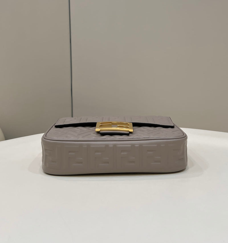 Bolsa FENDI baguette