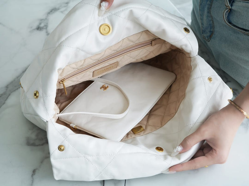 Bolsa CHANEL 22