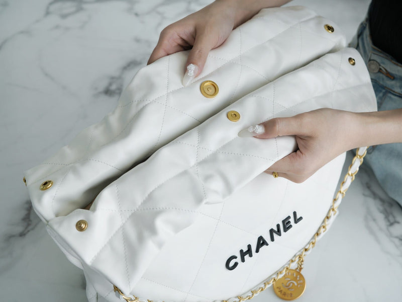 Bolsa CHANEL 22