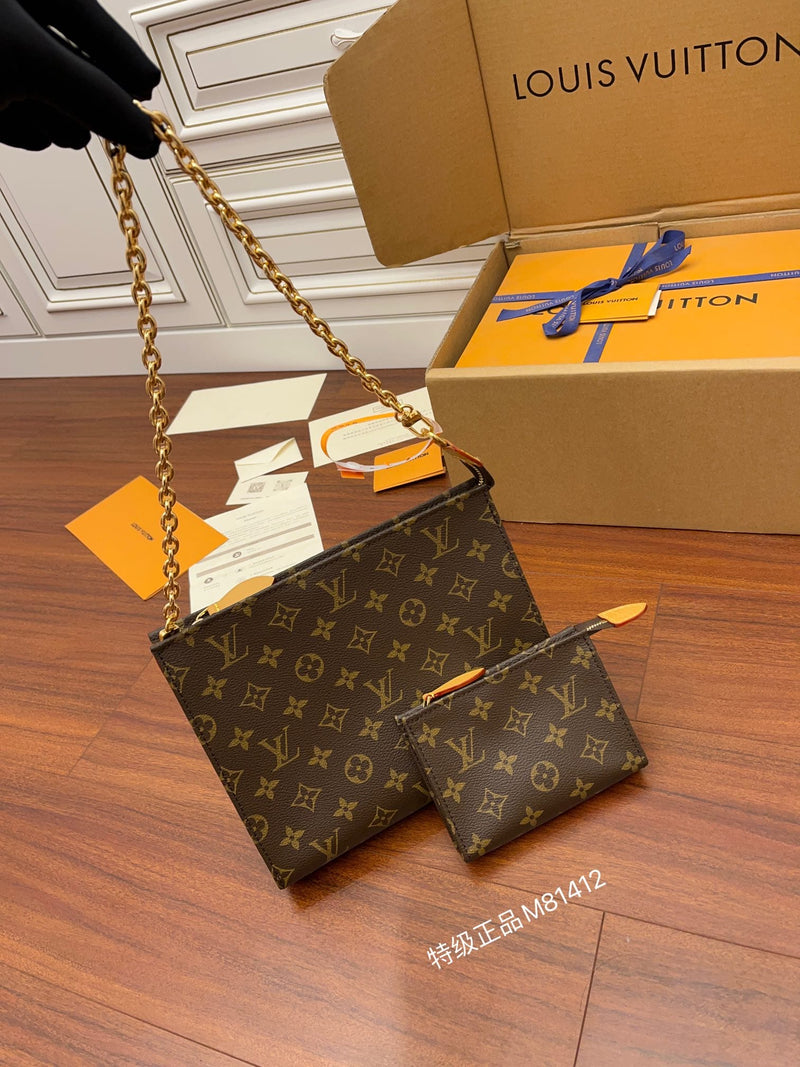 Bolsa Louis Vuitton TOILETRY POUCH ON CHAIN