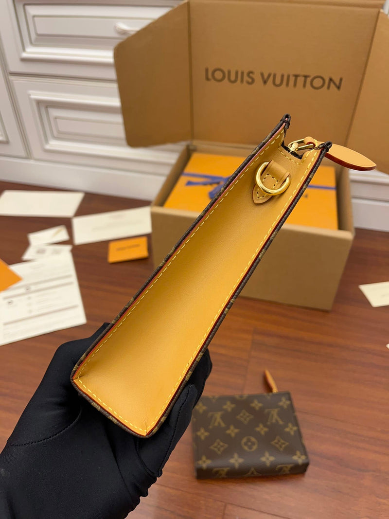 Bolsa Louis Vuitton TOILETRY POUCH ON CHAIN