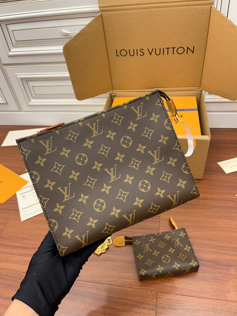 Bolsa Louis Vuitton TOILETRY POUCH ON CHAIN