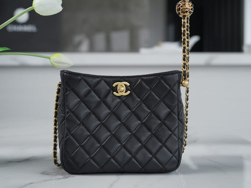 Bolsa CHANEL 22s Hobo