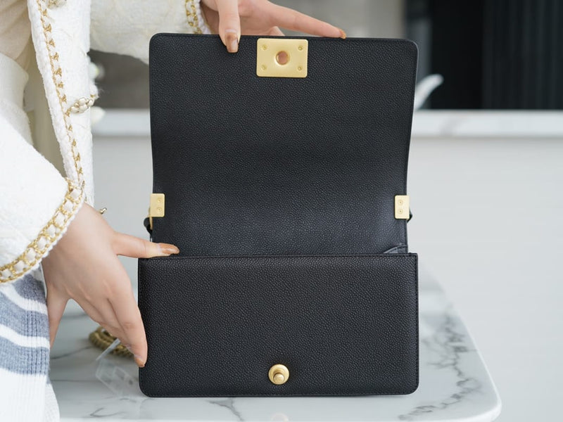 Bolsa CHANEL Leboy 25
