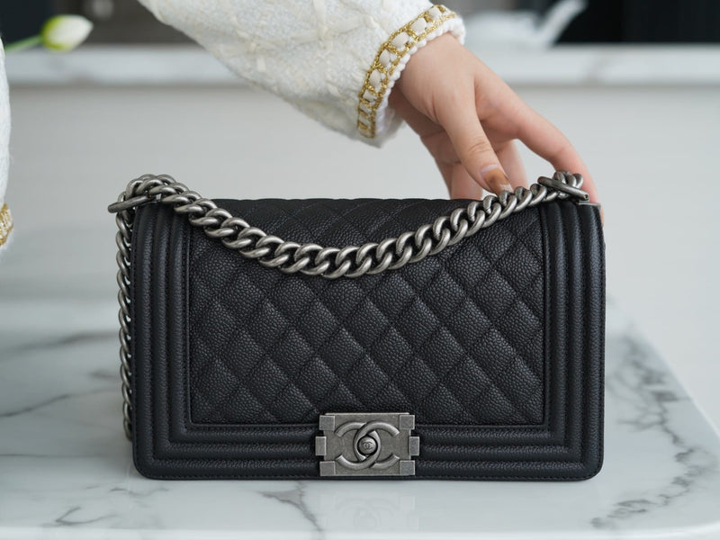 Bolsa CHANEL Leboy 25