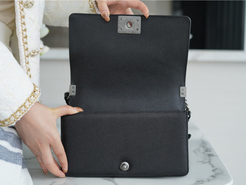 Bolsa CHANEL Leboy 25
