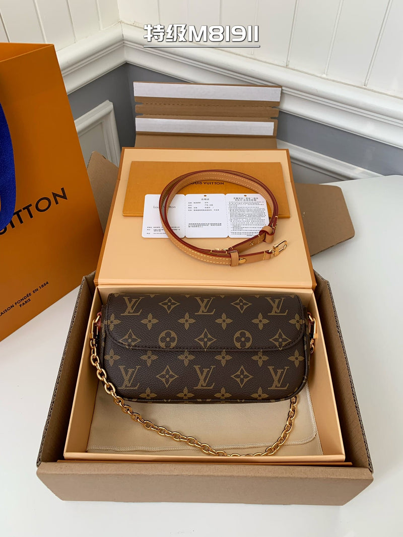 Bolsa Louis Vuitton Wallet on Chain Ivy