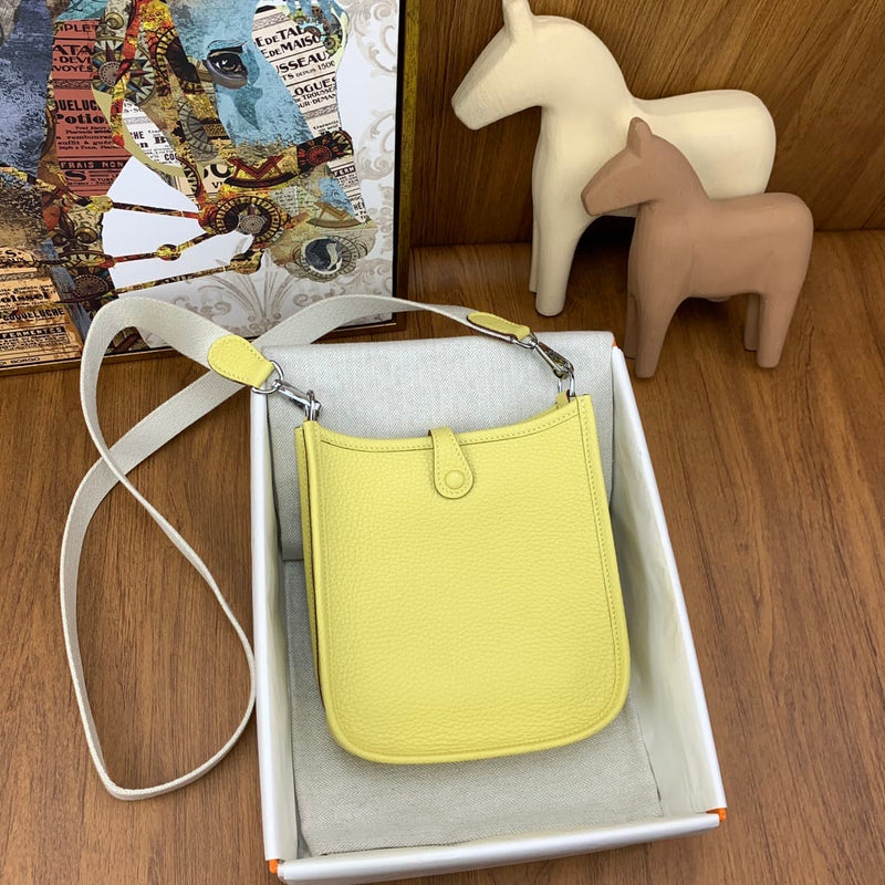 Bolsa Hermès Mini Evelyn 17cm Clemence