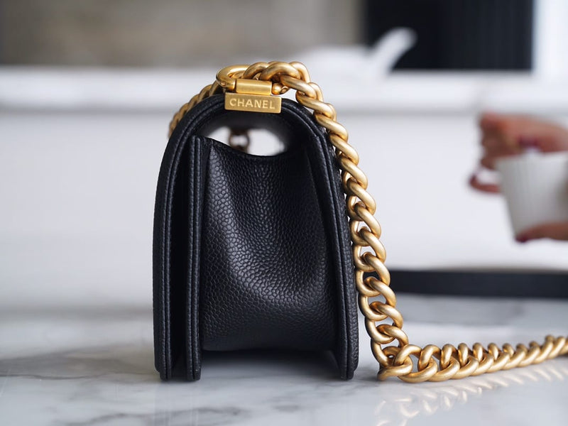 Bolsa CHANEL Leboy 25
