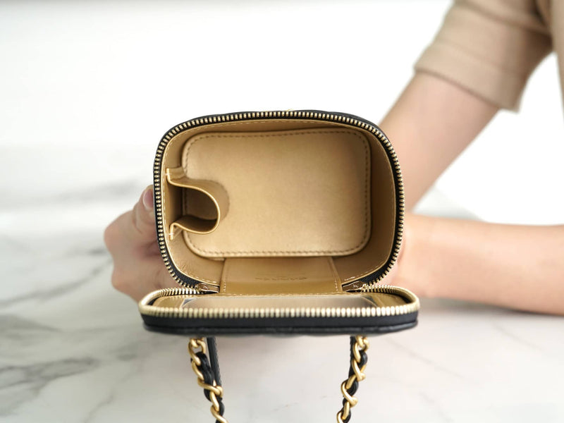 Bolsa CHANEL 22b