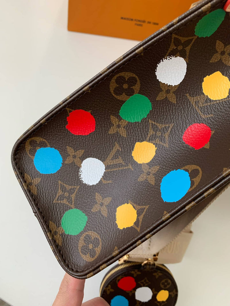 Bolsa Louis Vuitton LV x YK OnTheGo PM