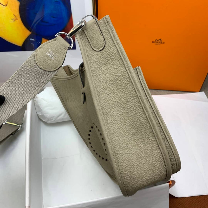 Bolsa Hermès Evelyn 29cm clemenc Tc 81