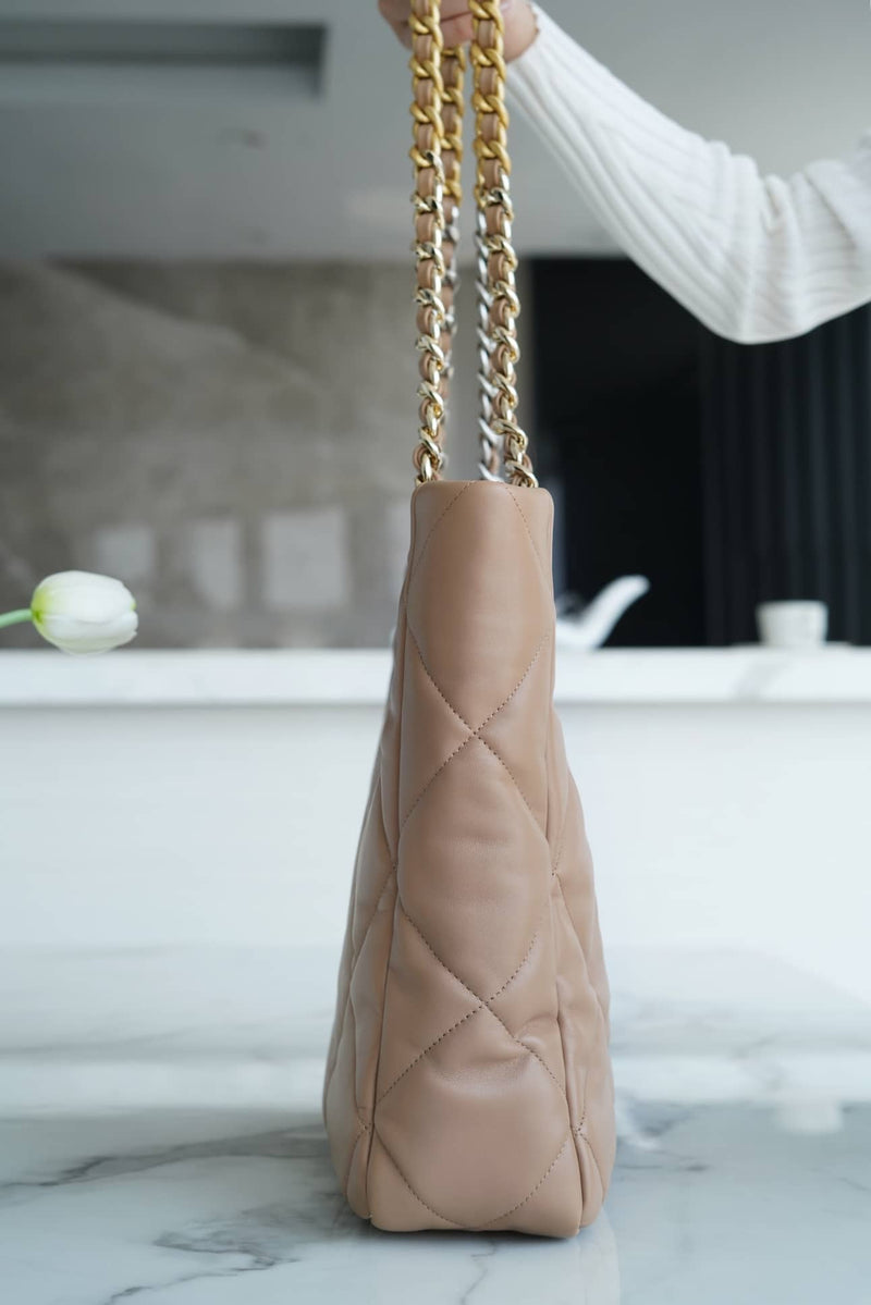 Bolsa CHANEL 19