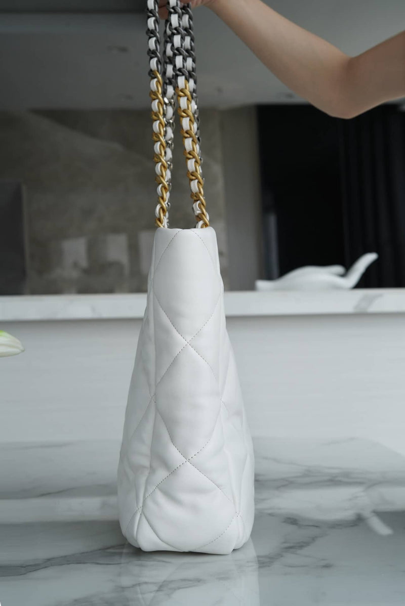 Bolsa CHANEL 19