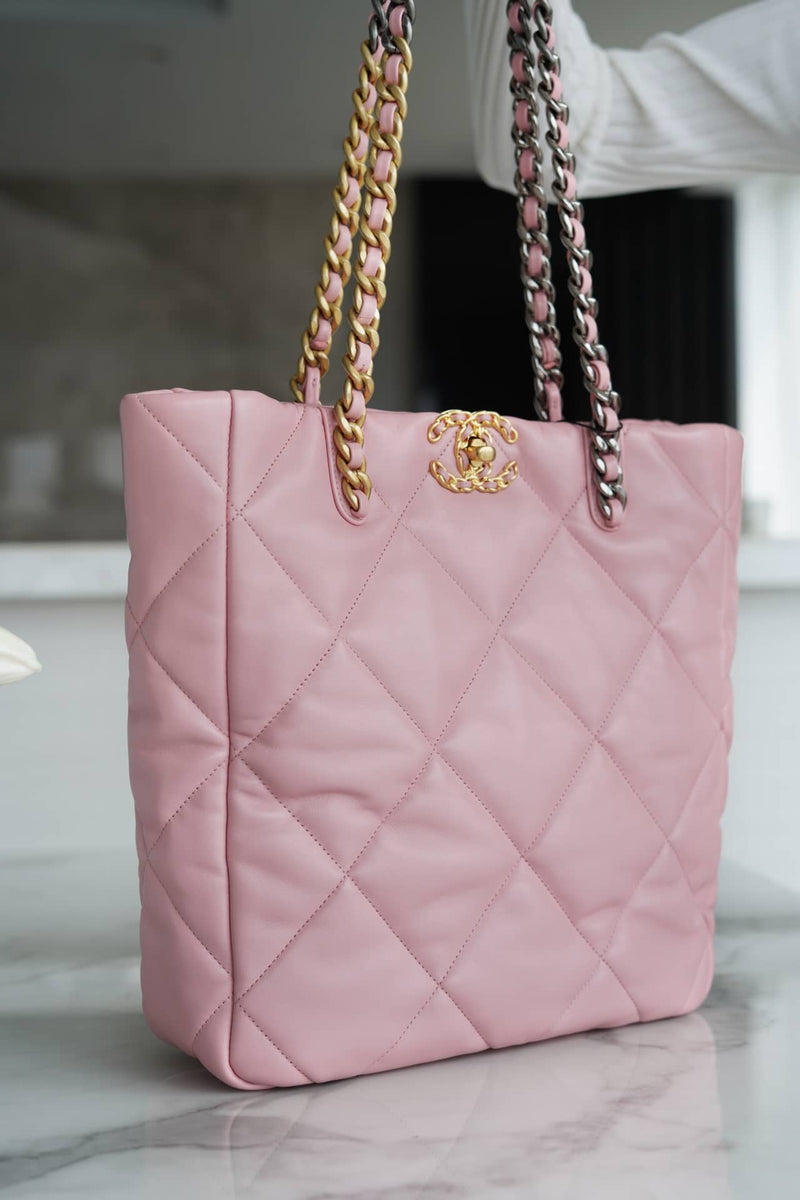 Bolsa CHANEL 19