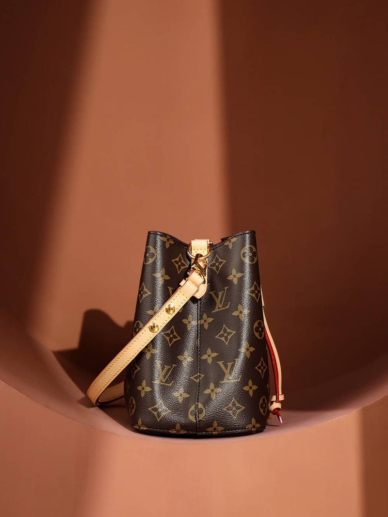 Bolsa Louis Vuitton NÉONOÉ BB