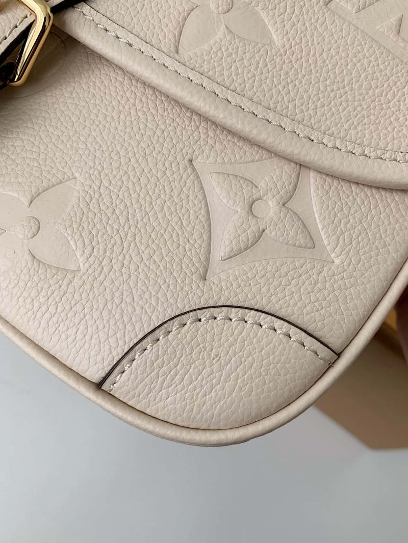 Bolsa Louis Vuitton Diana Creme
