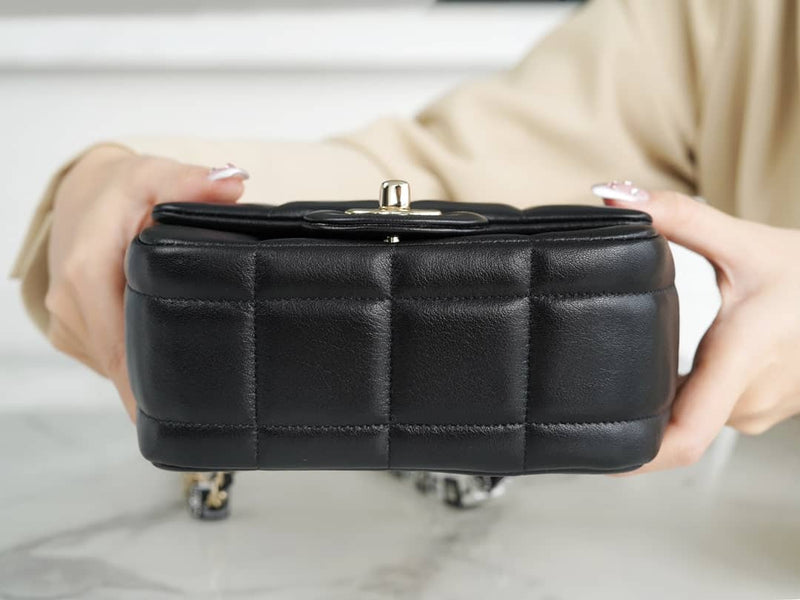 Bolsa CHANEL 23𝑪