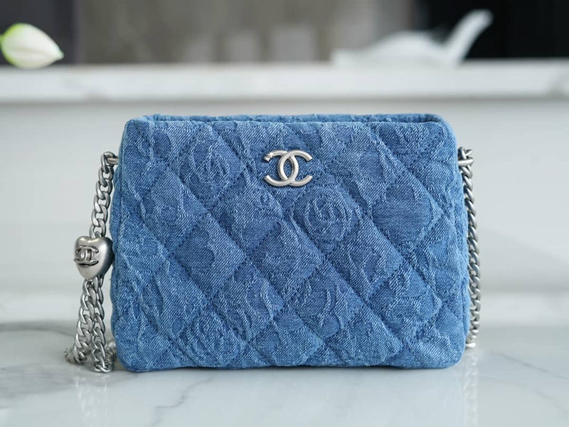 Bolsa CHANEL 23P HoBo