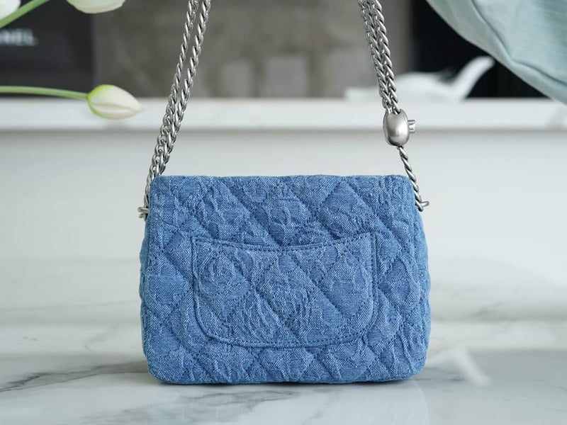 Bolsa CHANEL 23P HoBo