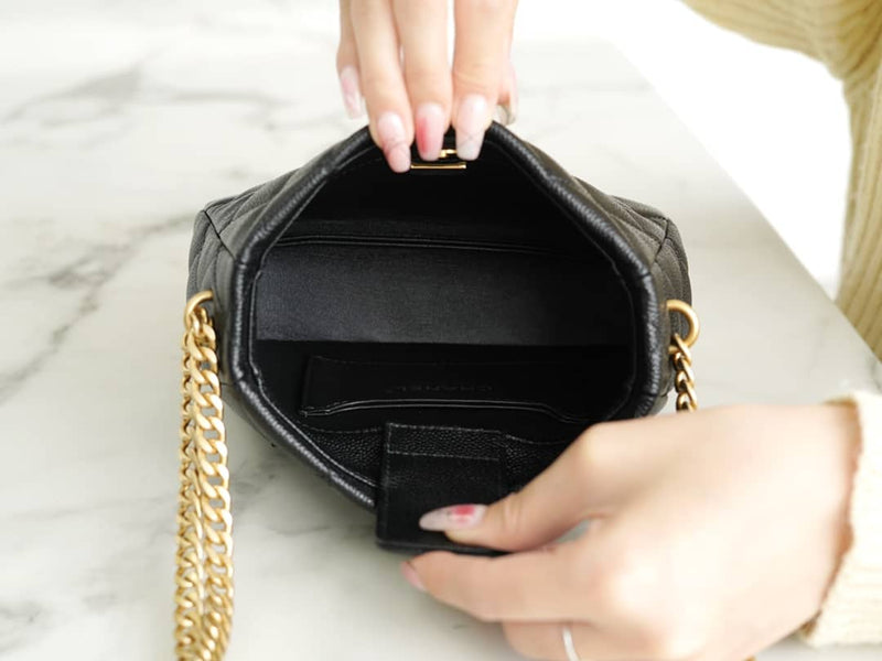 Bolsa CHANEL 23P HoBo