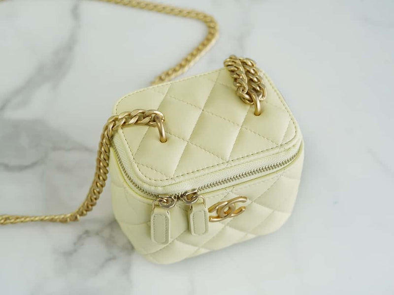 Bolsa CHANEL 23s