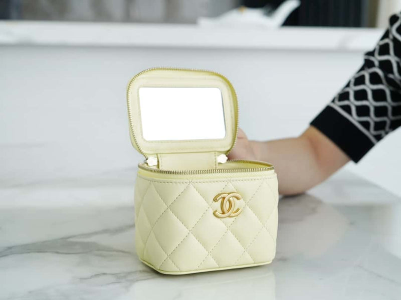 Bolsa CHANEL 23s