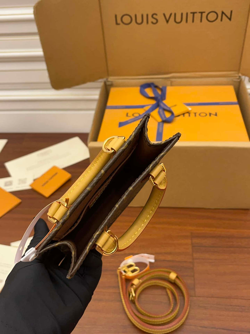 Bolsa Louis Vuitton Petit Sac Plat