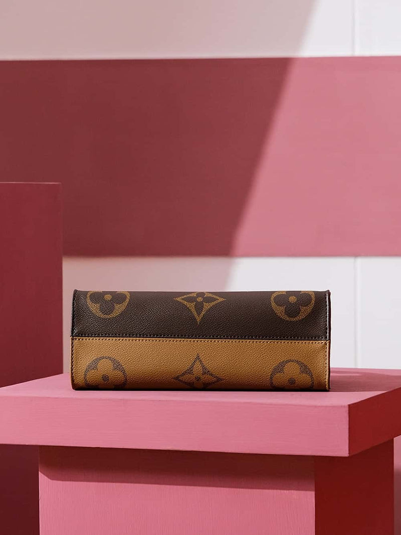 Bolsa Louis Vuitton OnTheGo East West